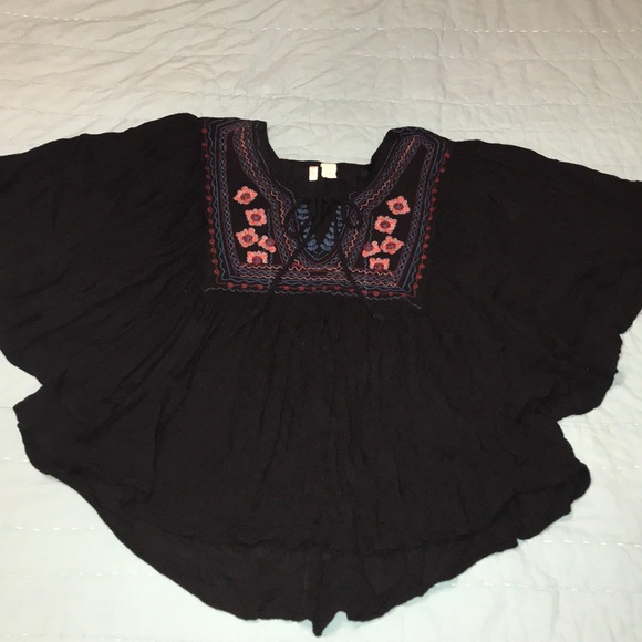 Japna Tops - 4~$15 Boho floral embroidered top
